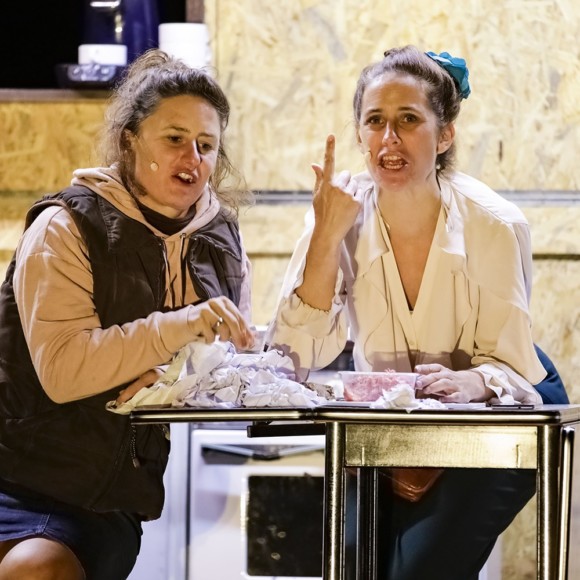 THEATER: HET EENZAME WESTEN, ZWINS